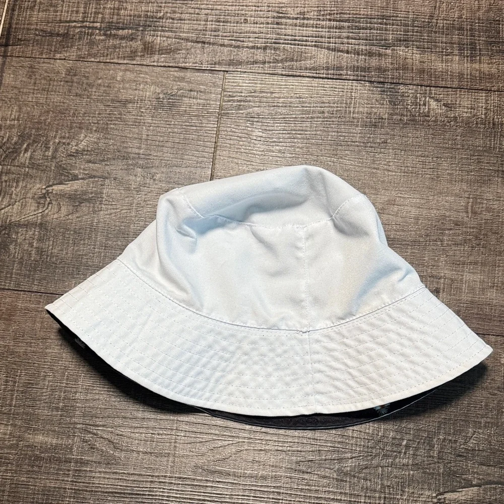 NWOT Alice + Olivia Reversible Bucket Hat - Picture 7 of 7